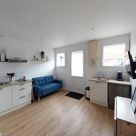 8 Proche Centre Ville, Commerces, Apartment *